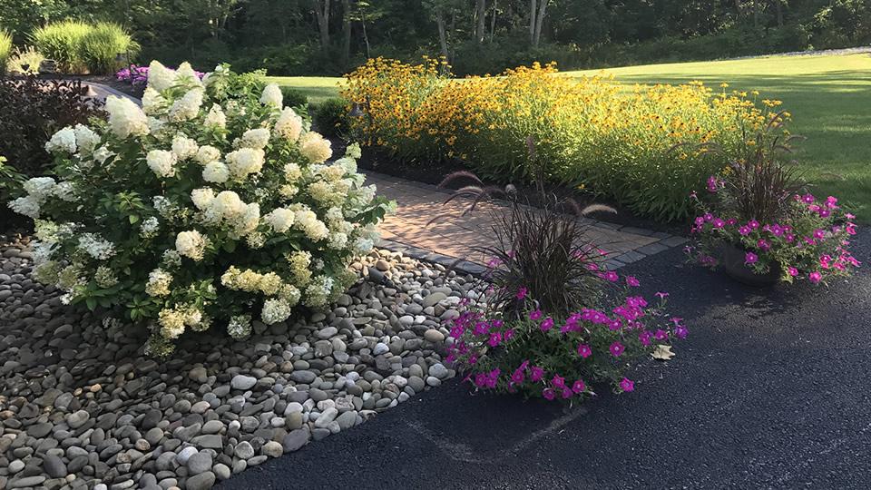 Altoona Landscaper
